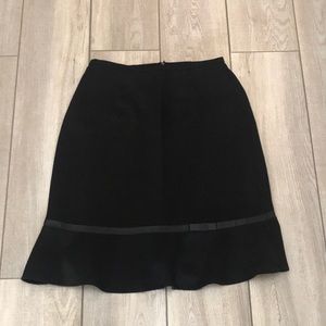 Black skirt with ruffle - size 10